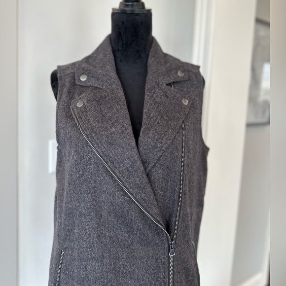 ✨NWT✨ BANANA REPUBLIC WOMEN'S
HERRINGBONE ASYMMETRICAL ZIP WOOL VEST MEDIUM - Picture 3 of 14
